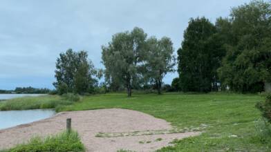 Kuvagalleria Kuva 9/11. The beach and the grass area