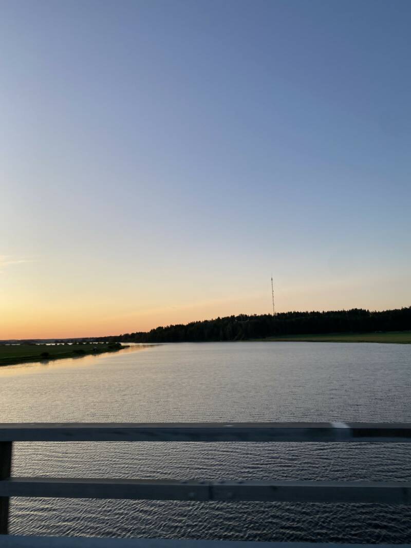 A view from the Karhiniemi bridge next to the beach